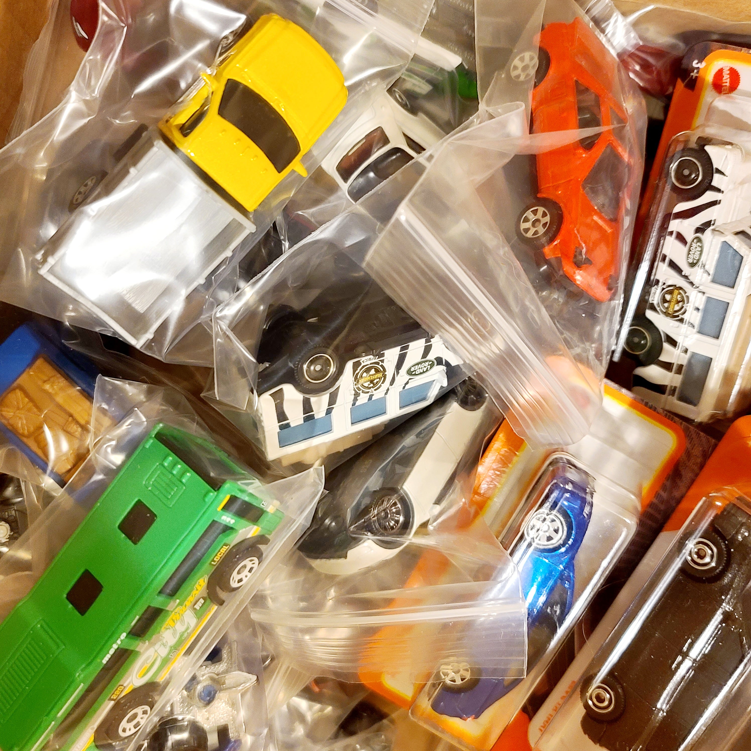 Matchbox Diecast Cars - Bulk Lot - Random Assorted Lot (25 Loose Cars) Good Condition